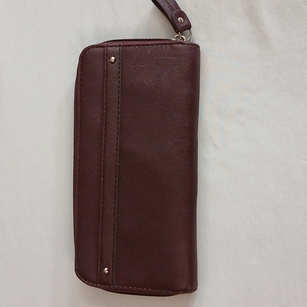 Relic Vegan Plum Wallet - Picture 4 of 9